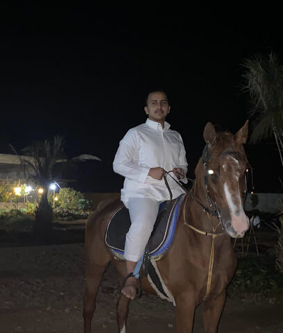 إسطبلات الحنانية لرعاية وانتاج الخيل العربية إيواء وتعليم الفروسية - رياض الخبراء -