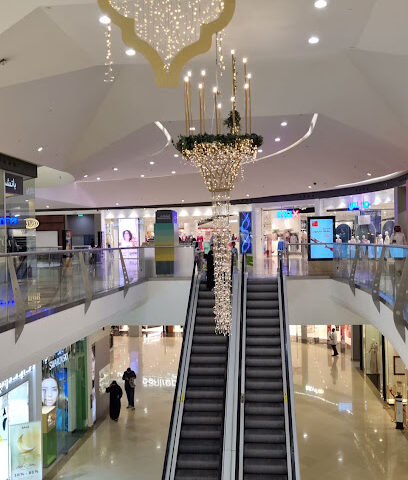 سكيتشرز - عزيز مول - جدة - +966 55 012 8450