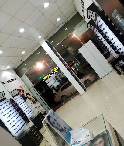 لمحة قرطبة للبصريات - الباحة - +966 56 602 8769