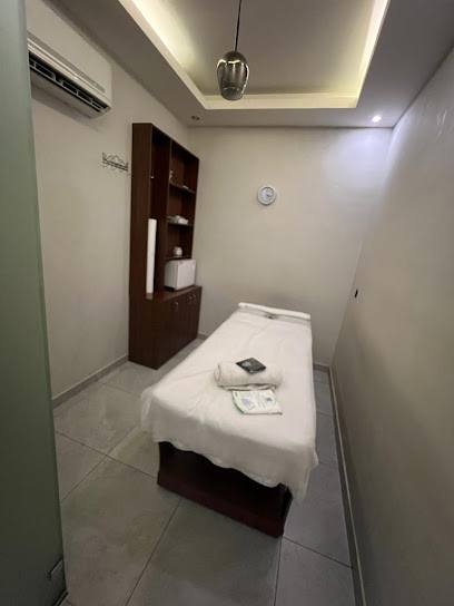 مساج هنا تساج - Saudi Arabia|Dammam 32266|Badr|3056 الملك سعود، 8063، بدر،